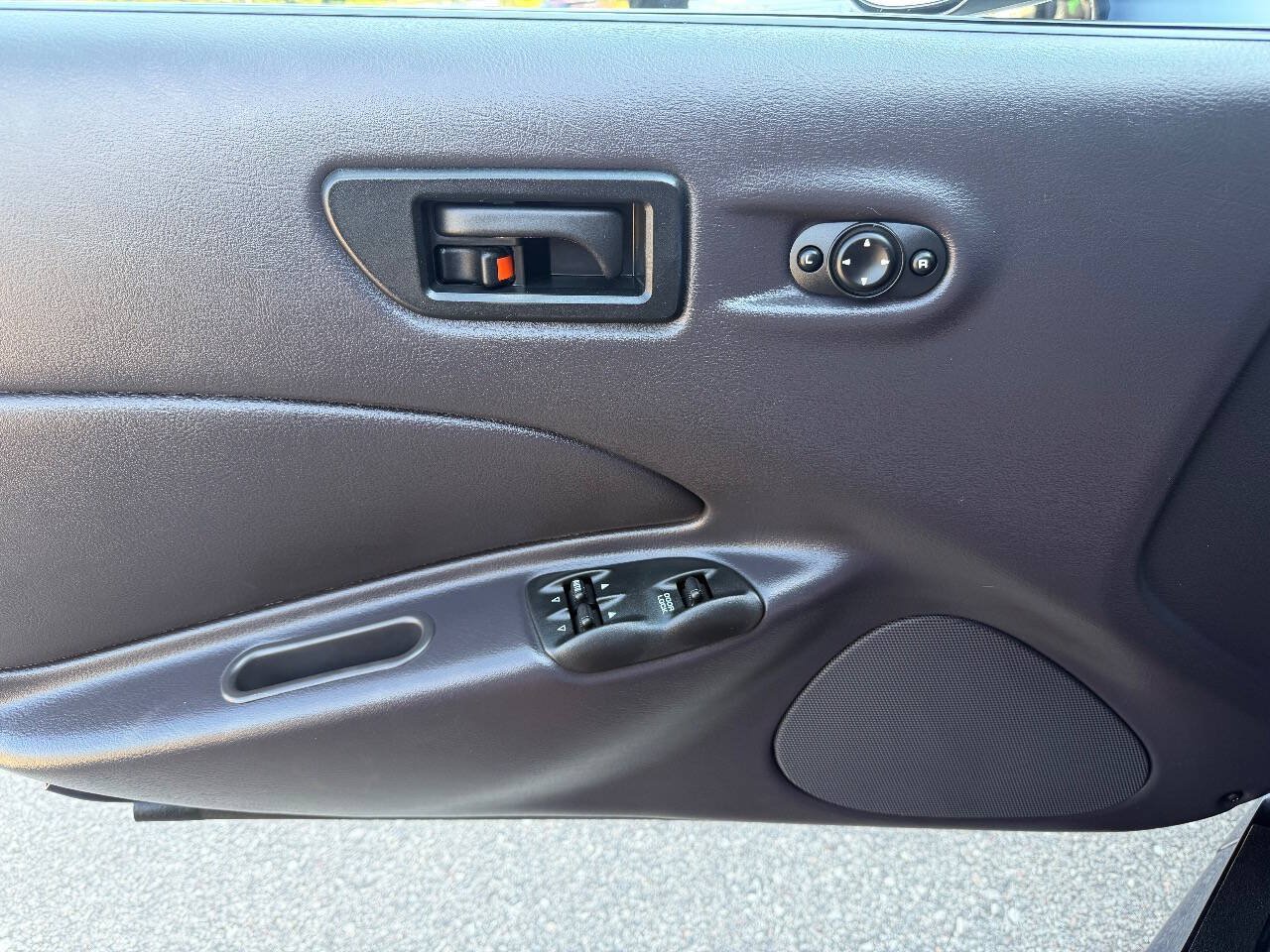 Used 2001 Chrysler Prowler RWD image 22