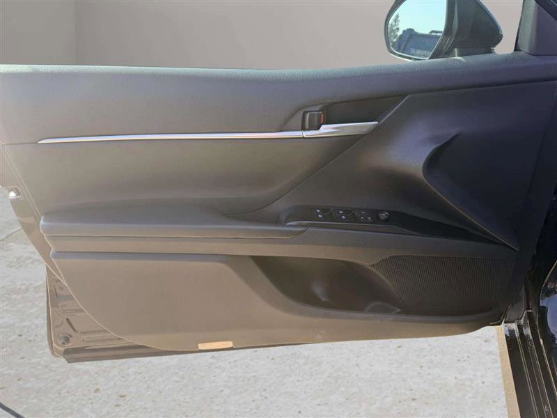 Used 2018 Toyota Camry LE w/ Convenience Package image 21