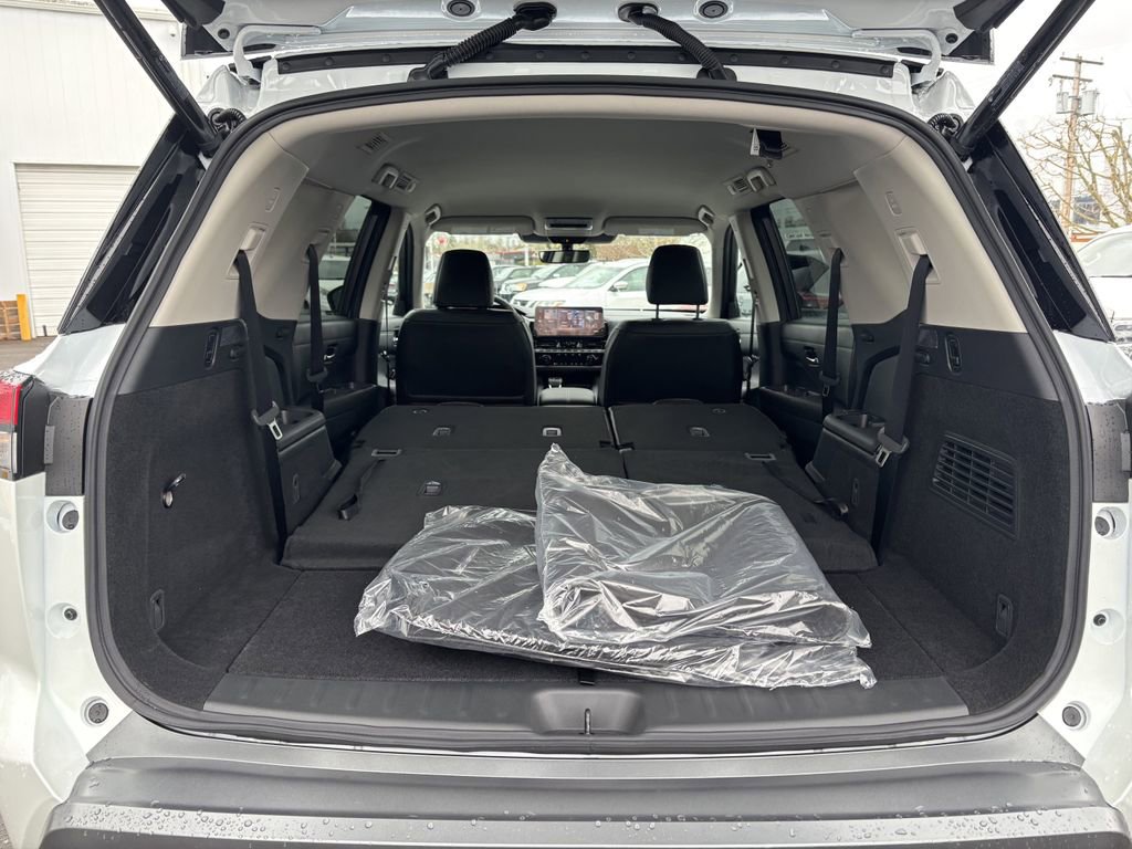 New 2026 Nissan Pathfinder SL image 28