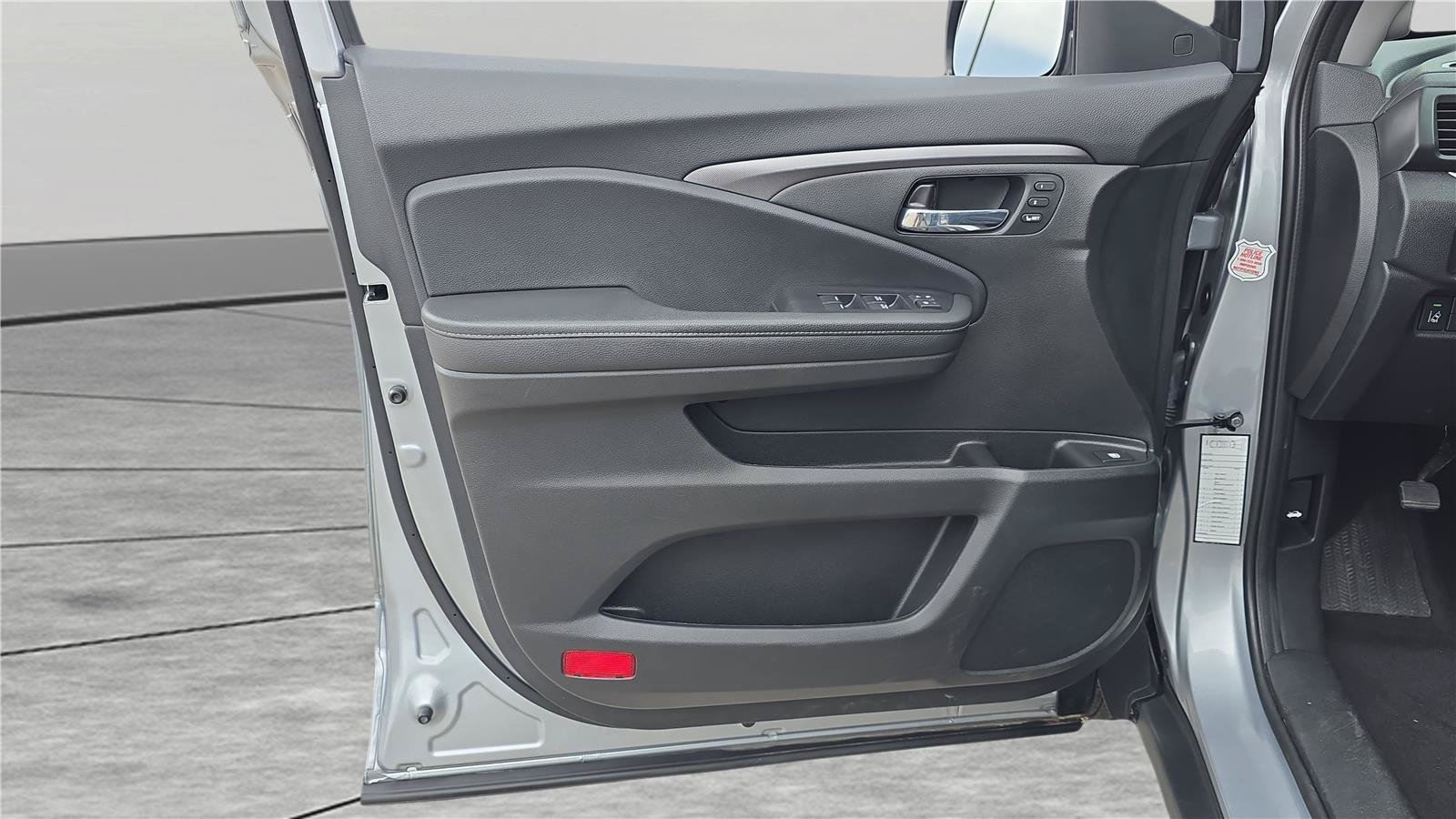 Used 2025 Honda Ridgeline RTL image 12