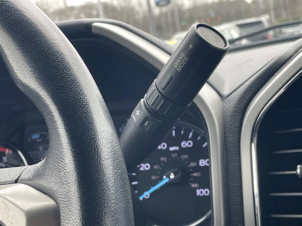 Used 2022 Ford F350 Lariat image 25