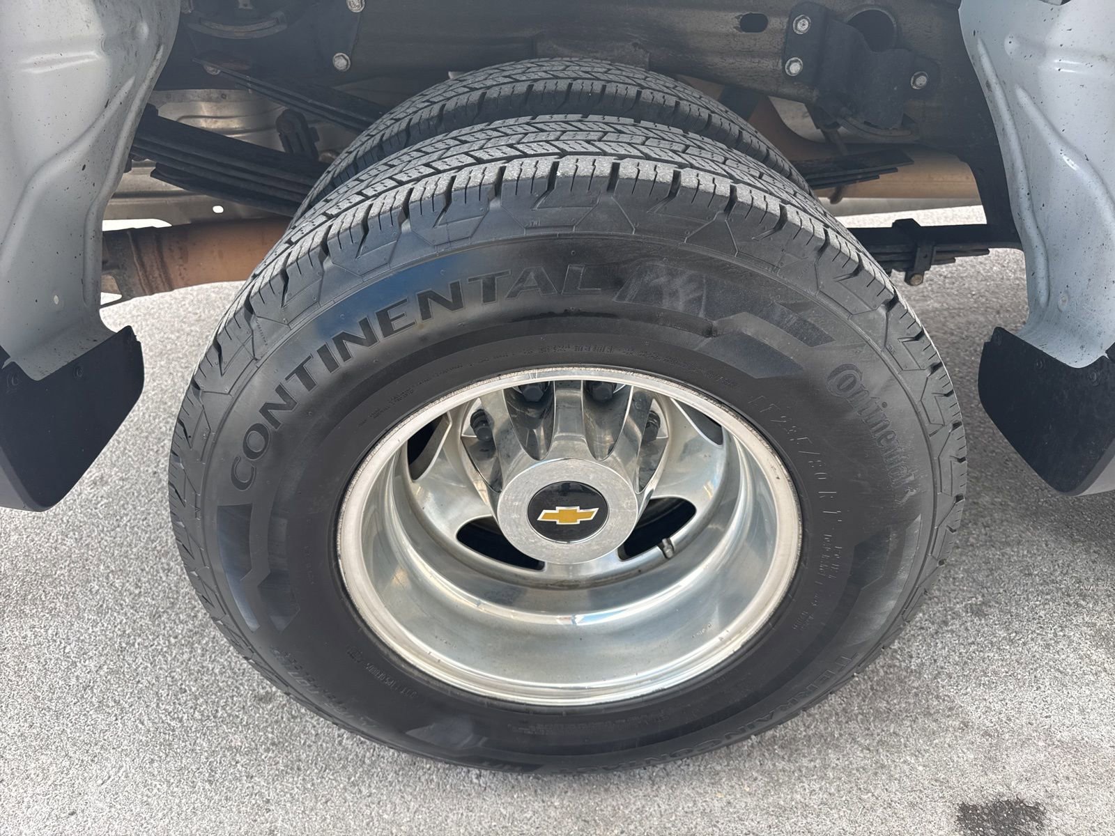 Used 2022 Chevrolet Silverado 3500 High Country w/ Safety Package II image 9