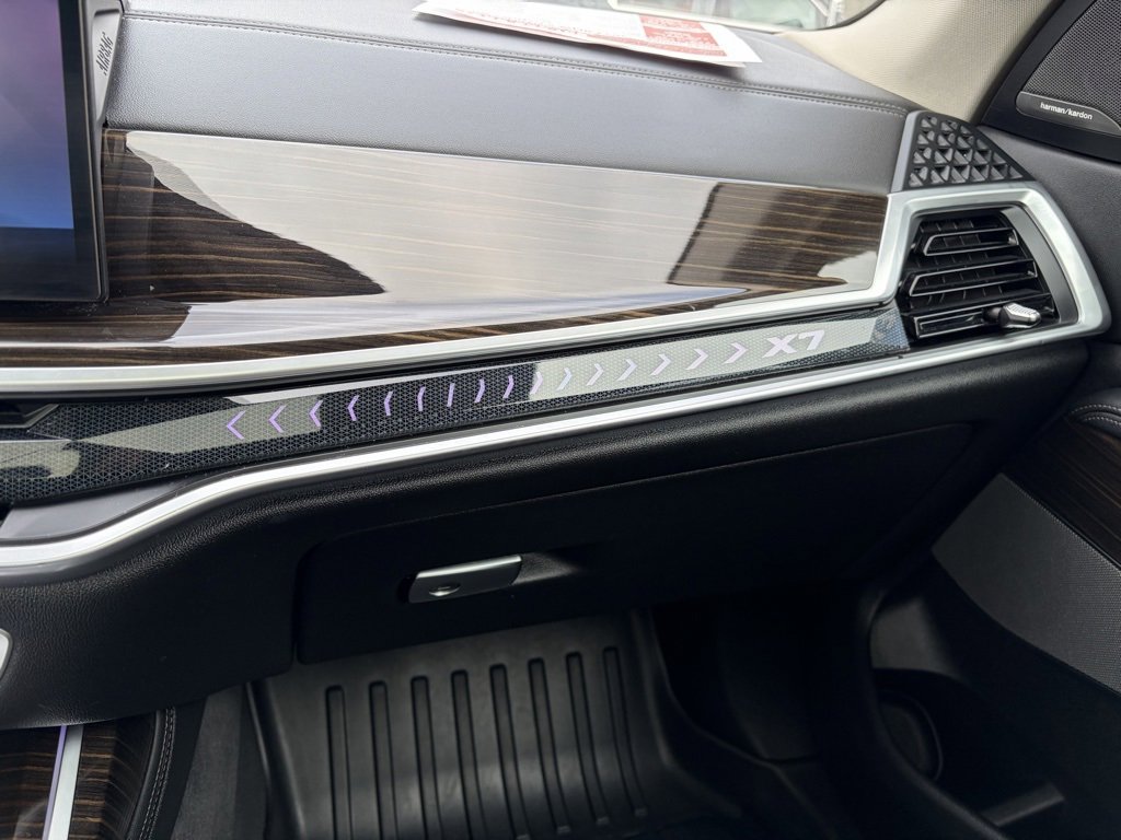 Used 2024 BMW X7 xDrive40i w/ Premium Package image 24