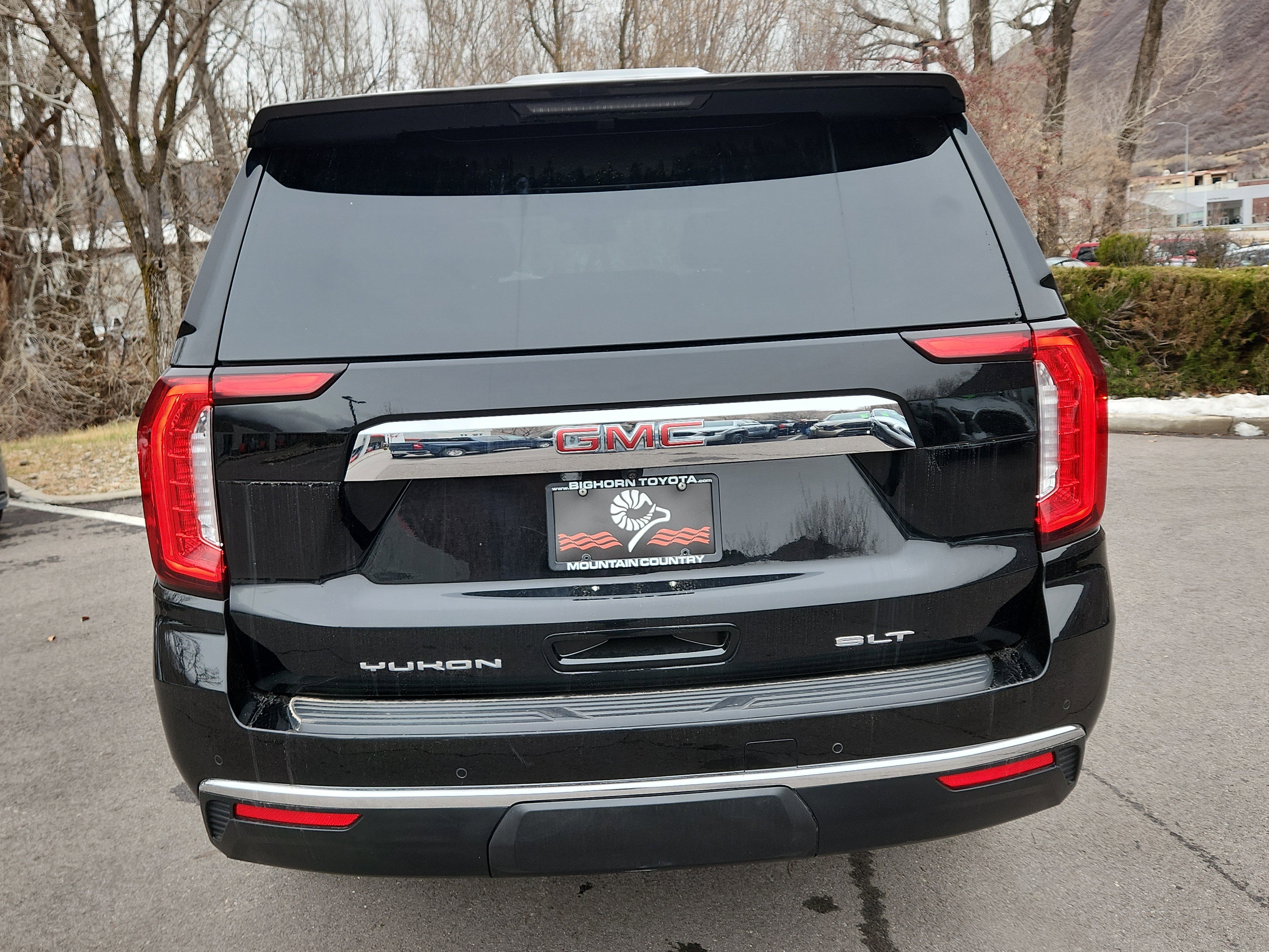 Used 2023 GMC Yukon SLT image 12