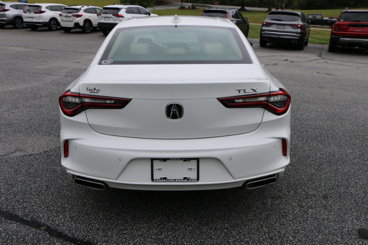 Used 2024 Acura TLX w/ Technology Package FWD image 4