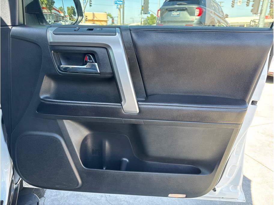 Used 2017 Toyota 4Runner SR5 Premium AWD/4WD image 27