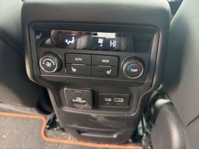 Used 2023 GMC Acadia AT4 w/ Technology Package image 18