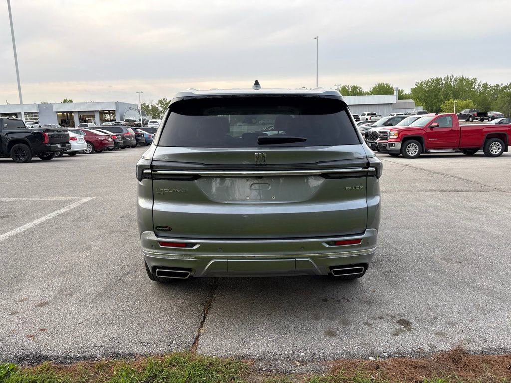 Used 2025 Buick Enclave Avenir AWD/4WD image 5