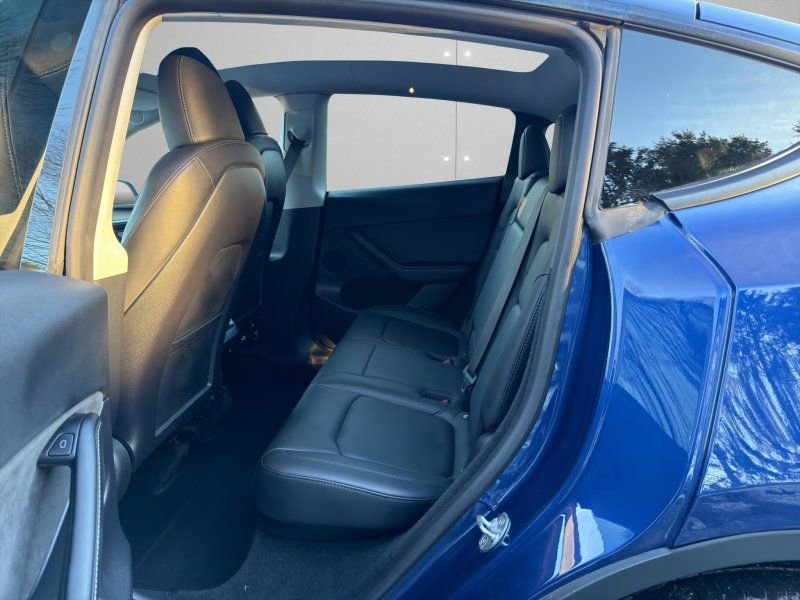 Used 2023 Tesla Model Y Long Range image 10