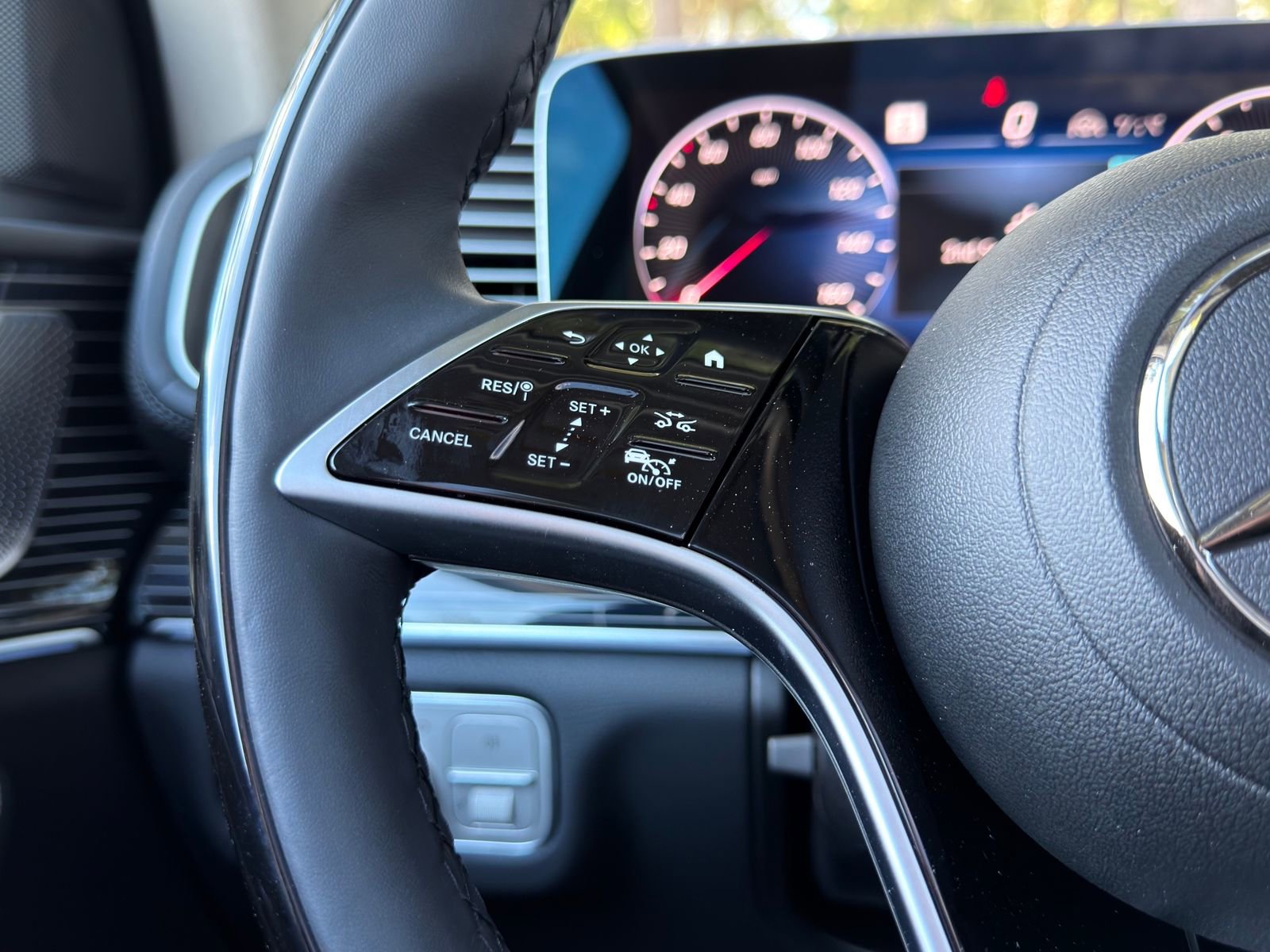 New 2026 Mercedes-Benz GLS 580 4MATIC image 25
