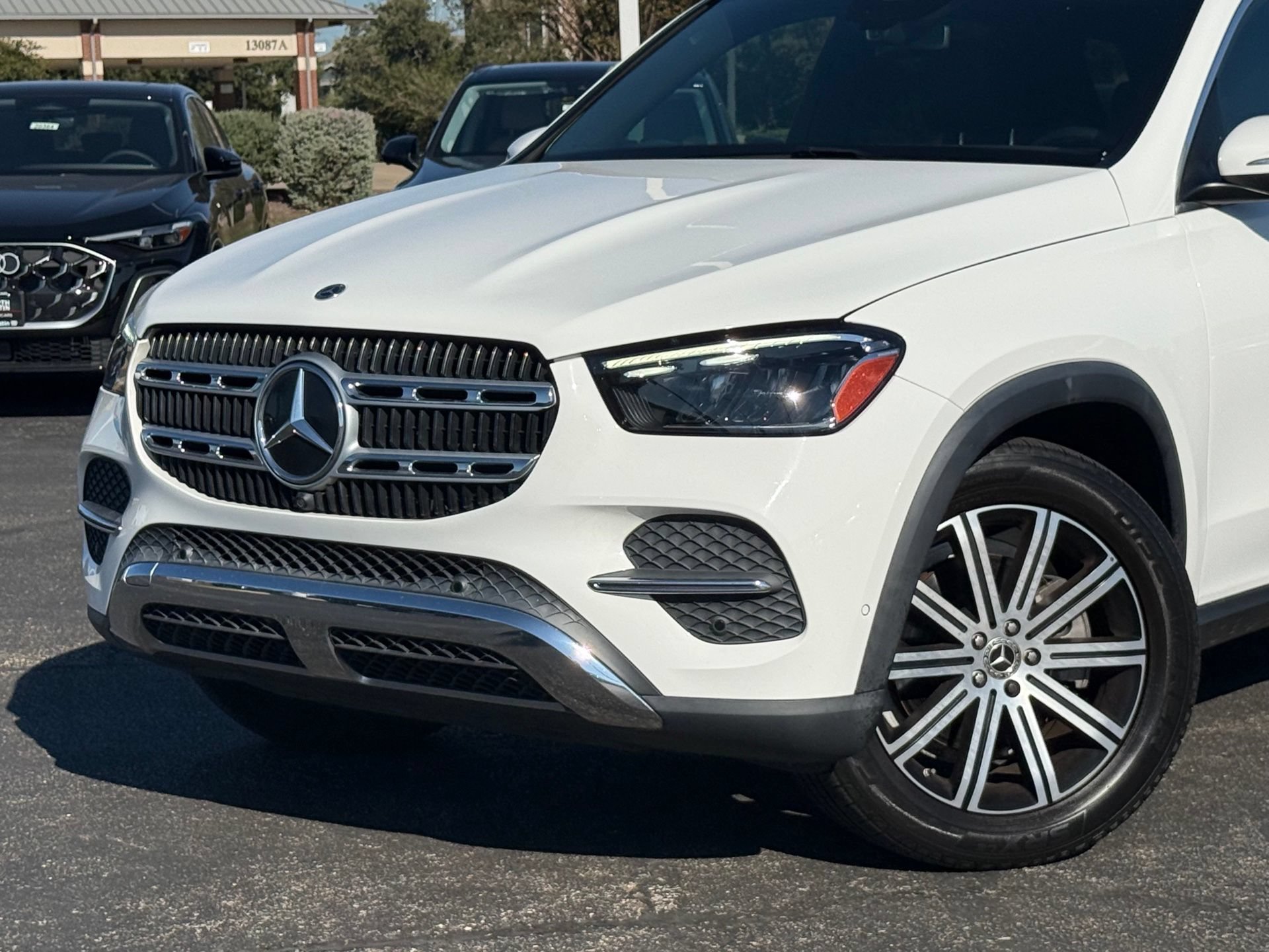 Used 2024 Mercedes-Benz GLE 350 4MATIC image 2