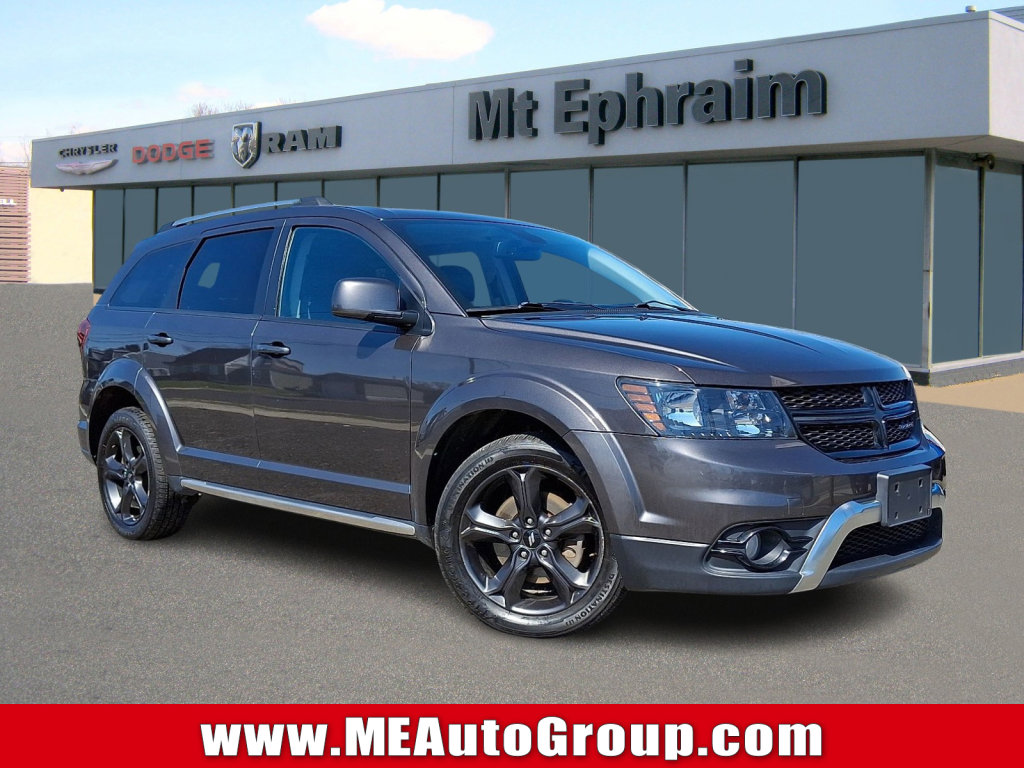 Used 2020 Dodge Journey Crossroad image 1