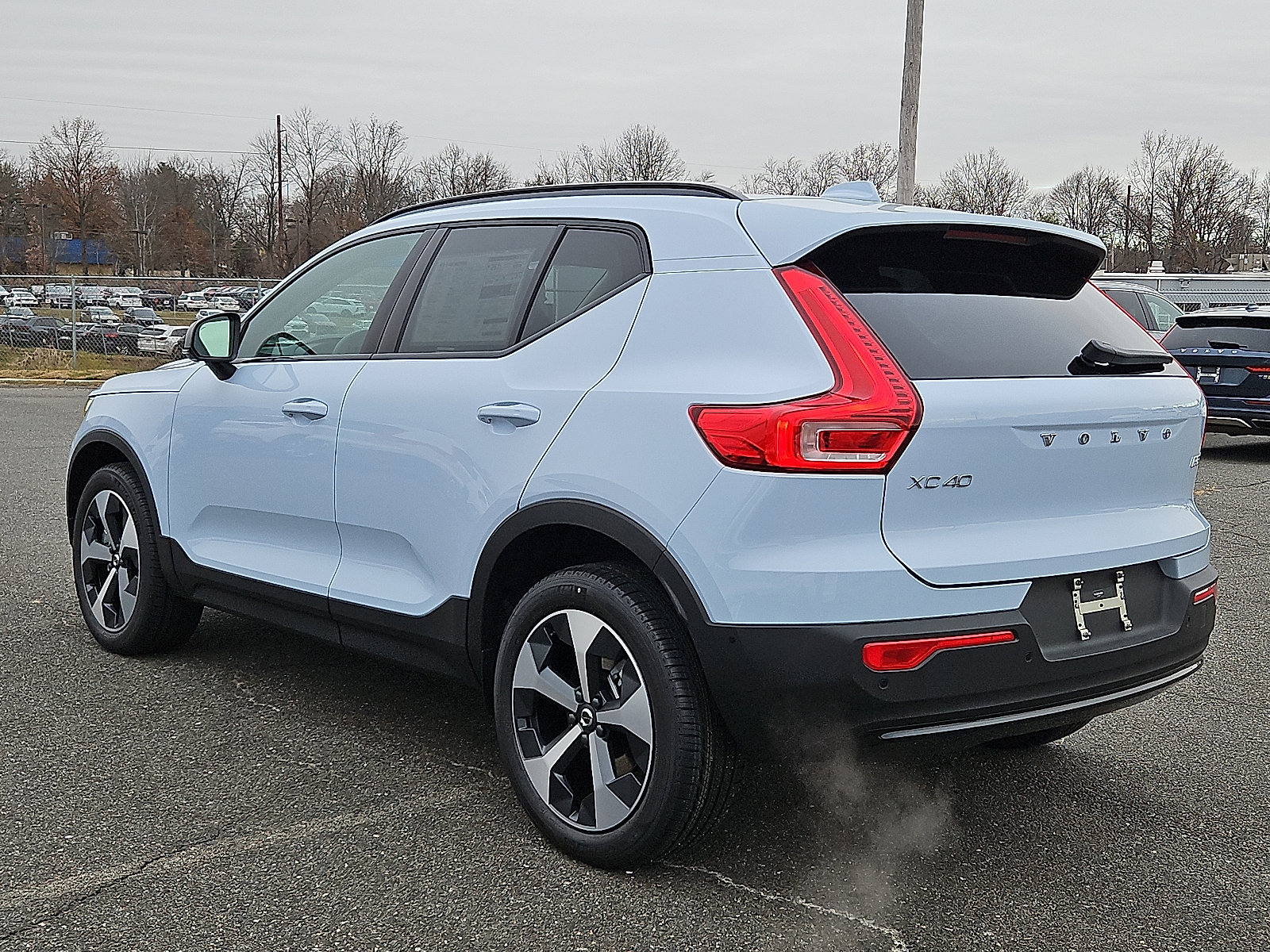 New 2026 Volvo XC40 B5 Plus w/ Protection Package Premier AWD/4WD image 4