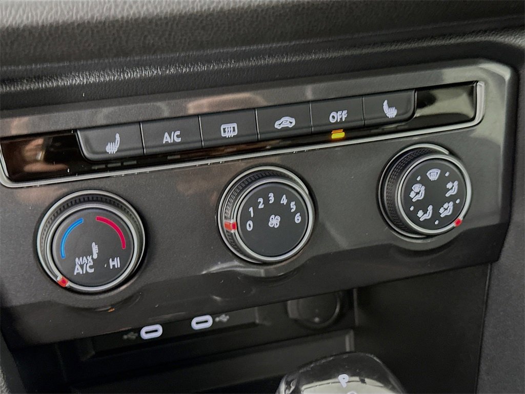 Used 2024 Volkswagen Tiguan Wolfsburg Edition image 20