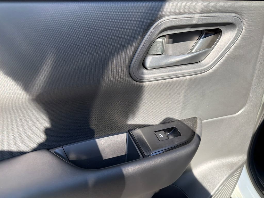 Certified 2025 Nissan Rogue S FWD image 18