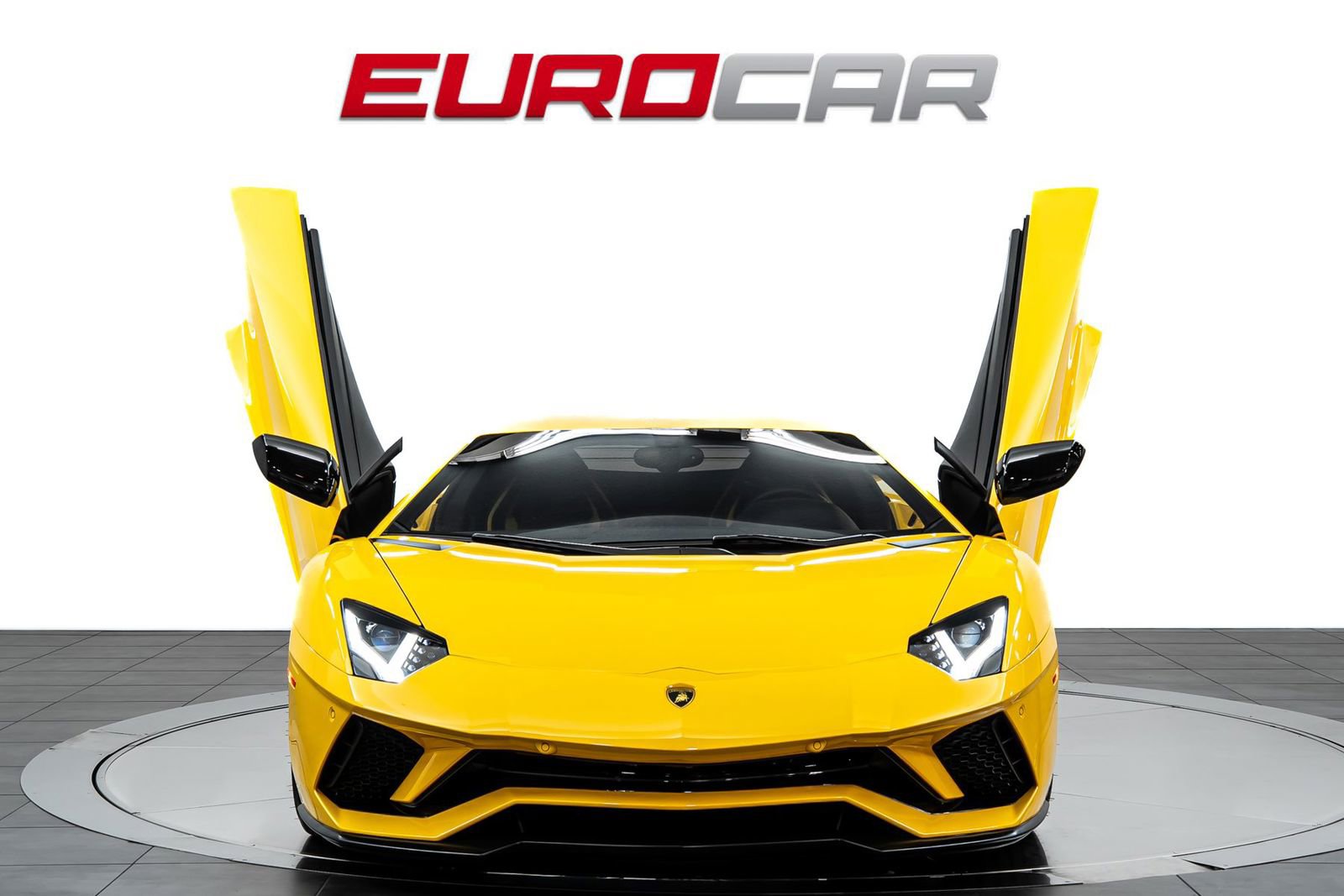 Used 2018 Lamborghini Aventador S image 9