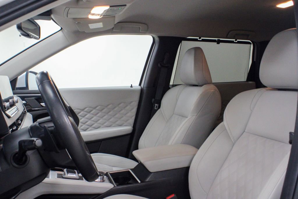 Used 2024 Mitsubishi Outlander SEL image 3