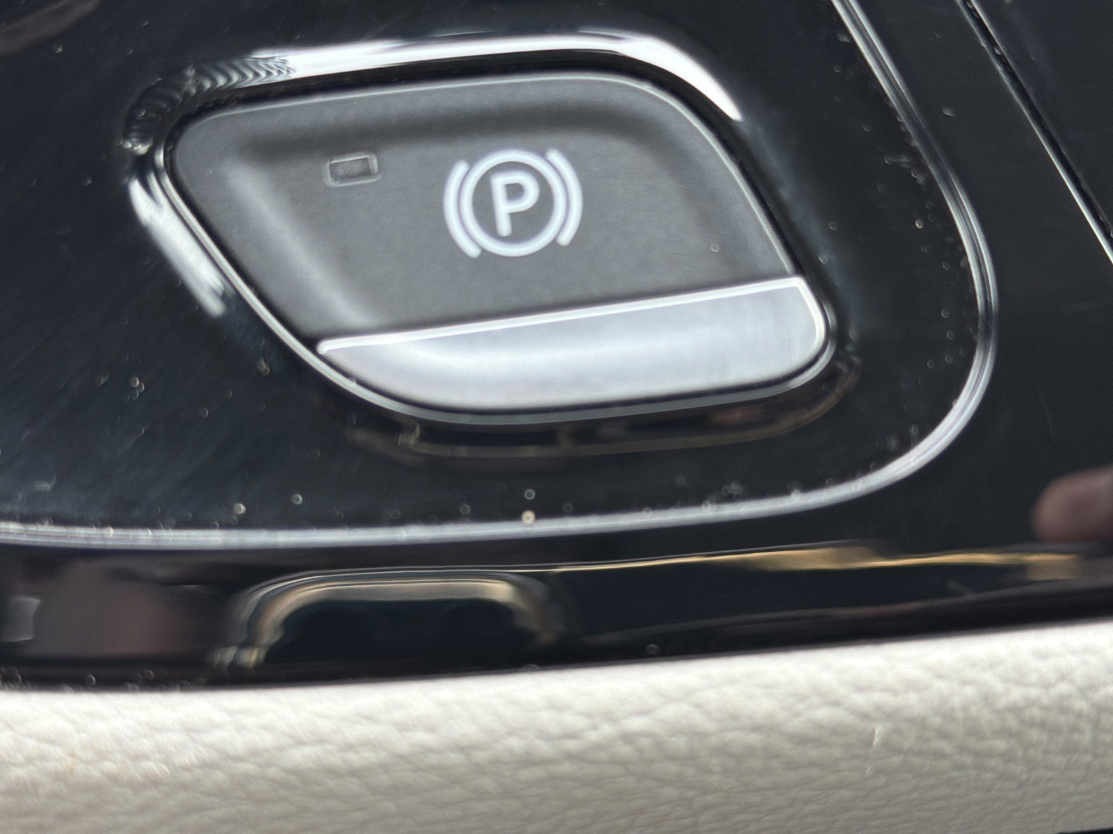 Used 2022 Chrysler Pacifica Touring-L w/ Uconnect Theater Family Group image 29