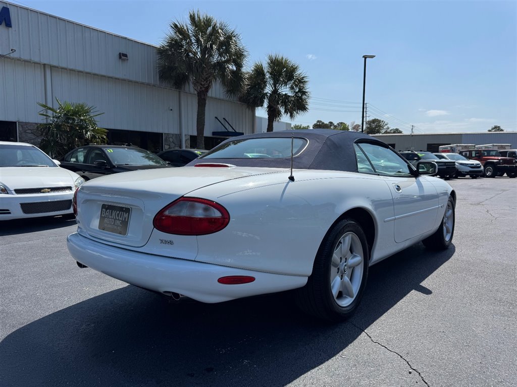 Used 2000 Jaguar XK8 Convertible image 13