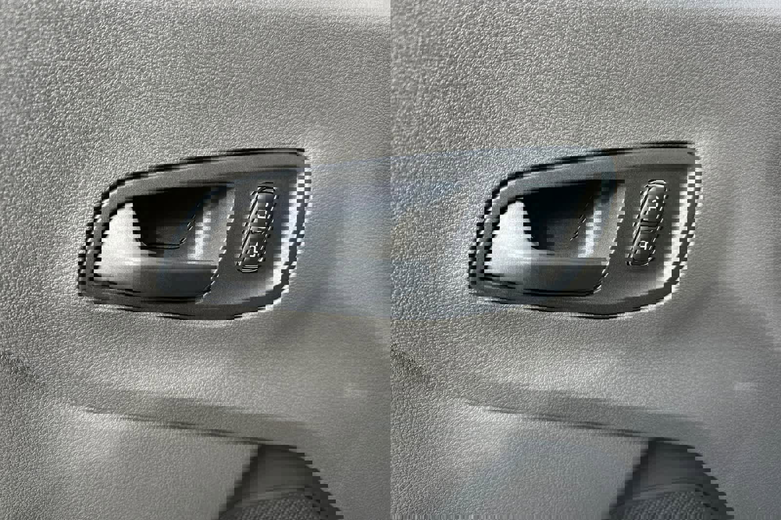 New 2026 Ford Transit 250 148 Medium Roof w/ Load Area Protection Package image 12