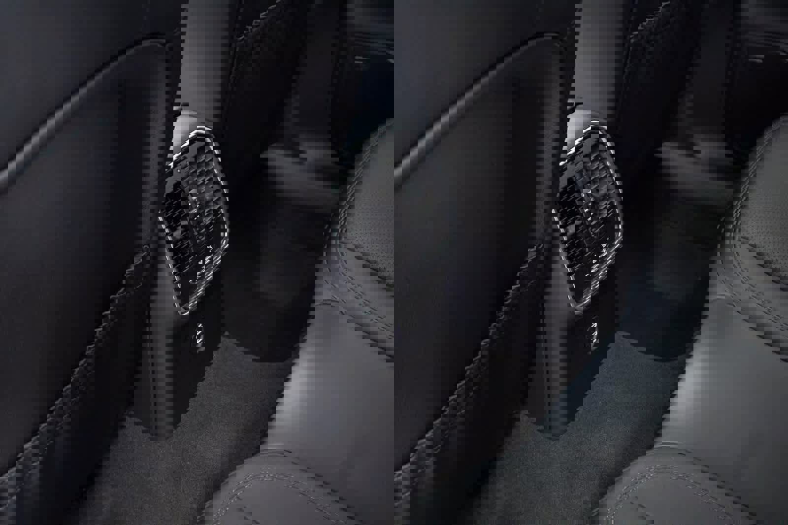 Certified 2025 Porsche Macan image 29