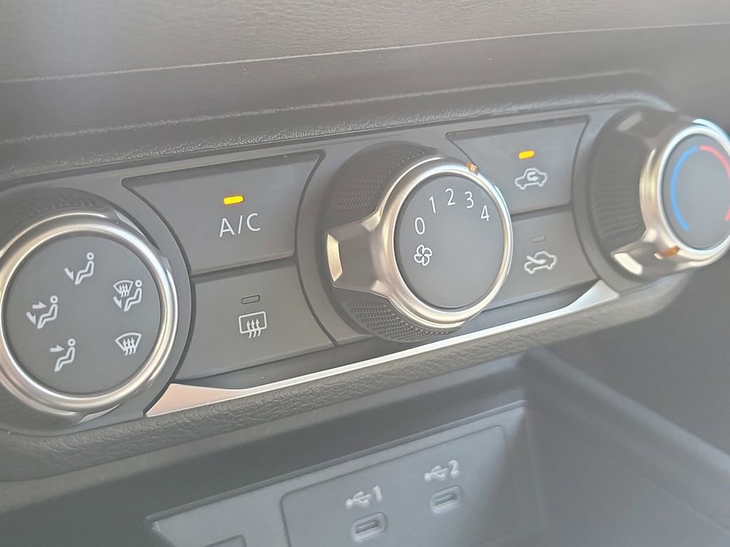 Certified 2025 Nissan Kicks SV FWD image 29