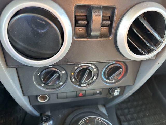 Used 2008 Jeep Wrangler Sahara w/ Dual Top Group AWD/4WD image 7