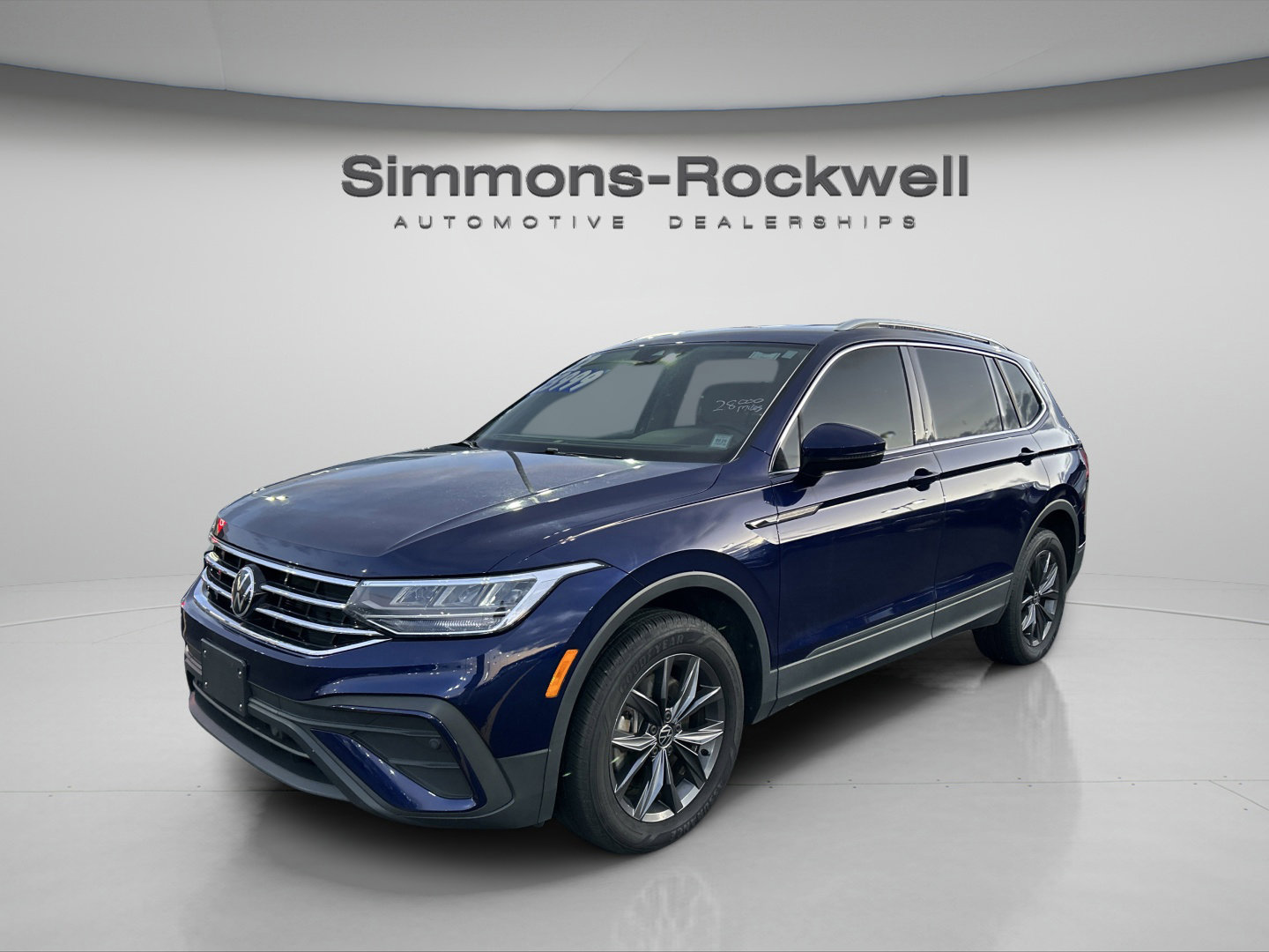 Used 2022 Volkswagen Tiguan SE AWD/4WD image 16