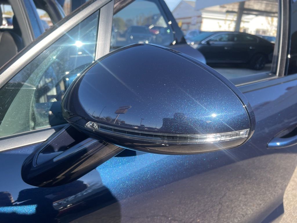 Used 2022 Porsche Macan Base image 32