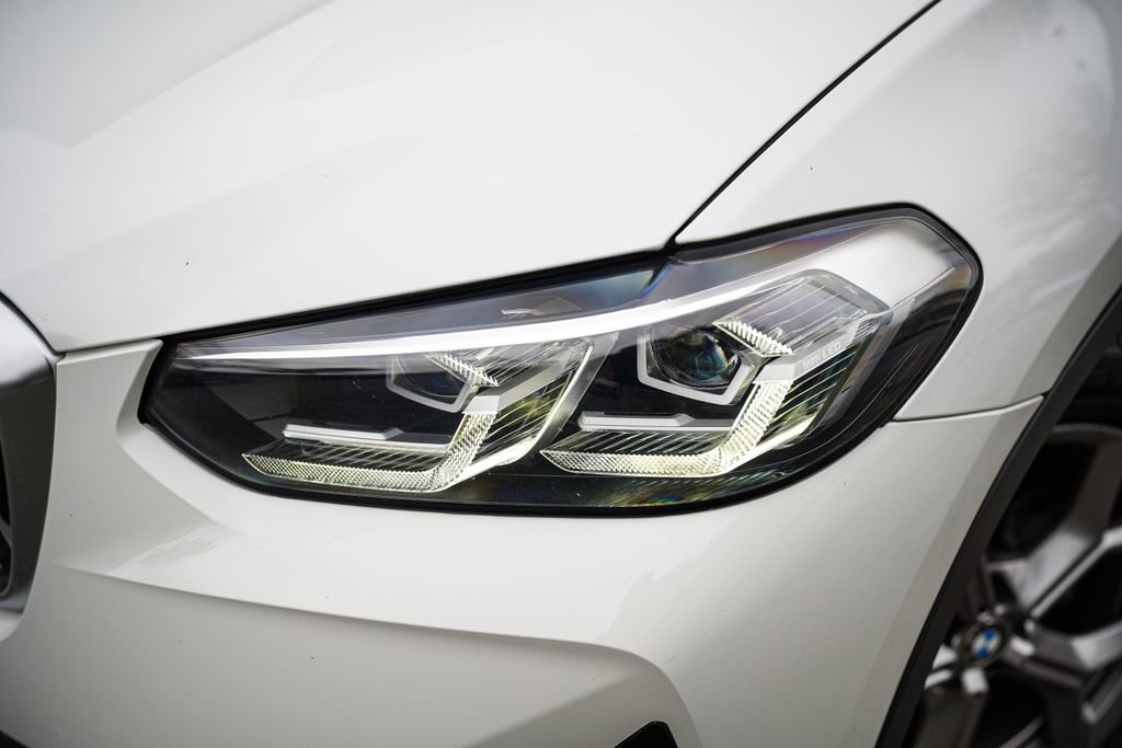 Used 2022 BMW X3 xDrive30i w/ Premium Package image 3