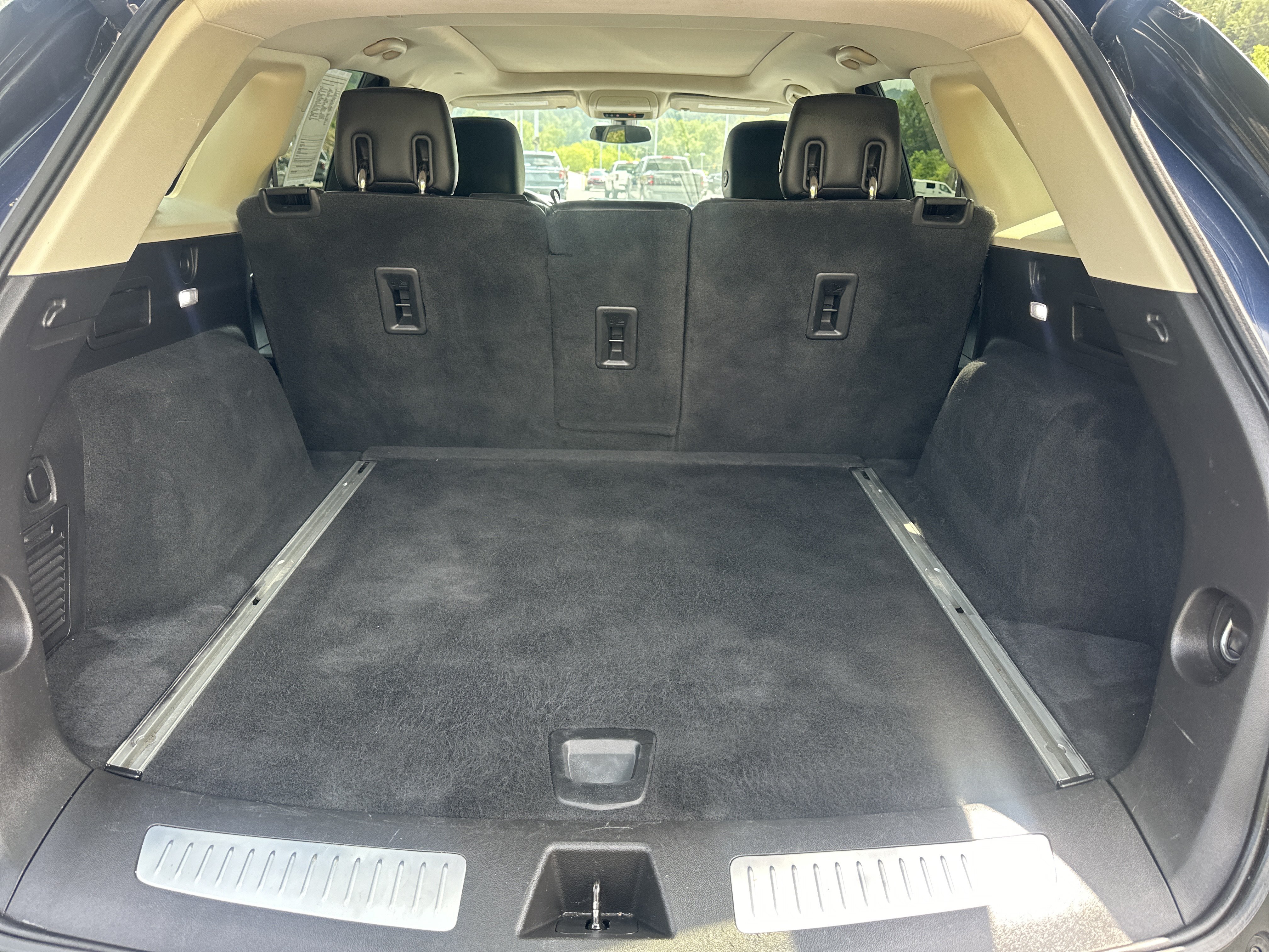 Used 2017 Cadillac XT5 Luxury FWD image 4