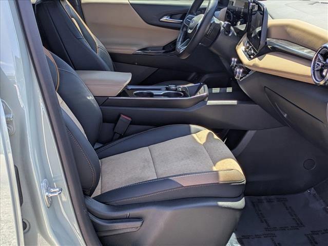 Used 2025 Chevrolet Equinox ACTIV AWD/4WD image 19
