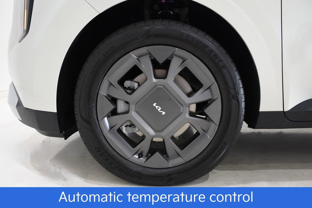 New 2026 Kia Carnival EX image 6