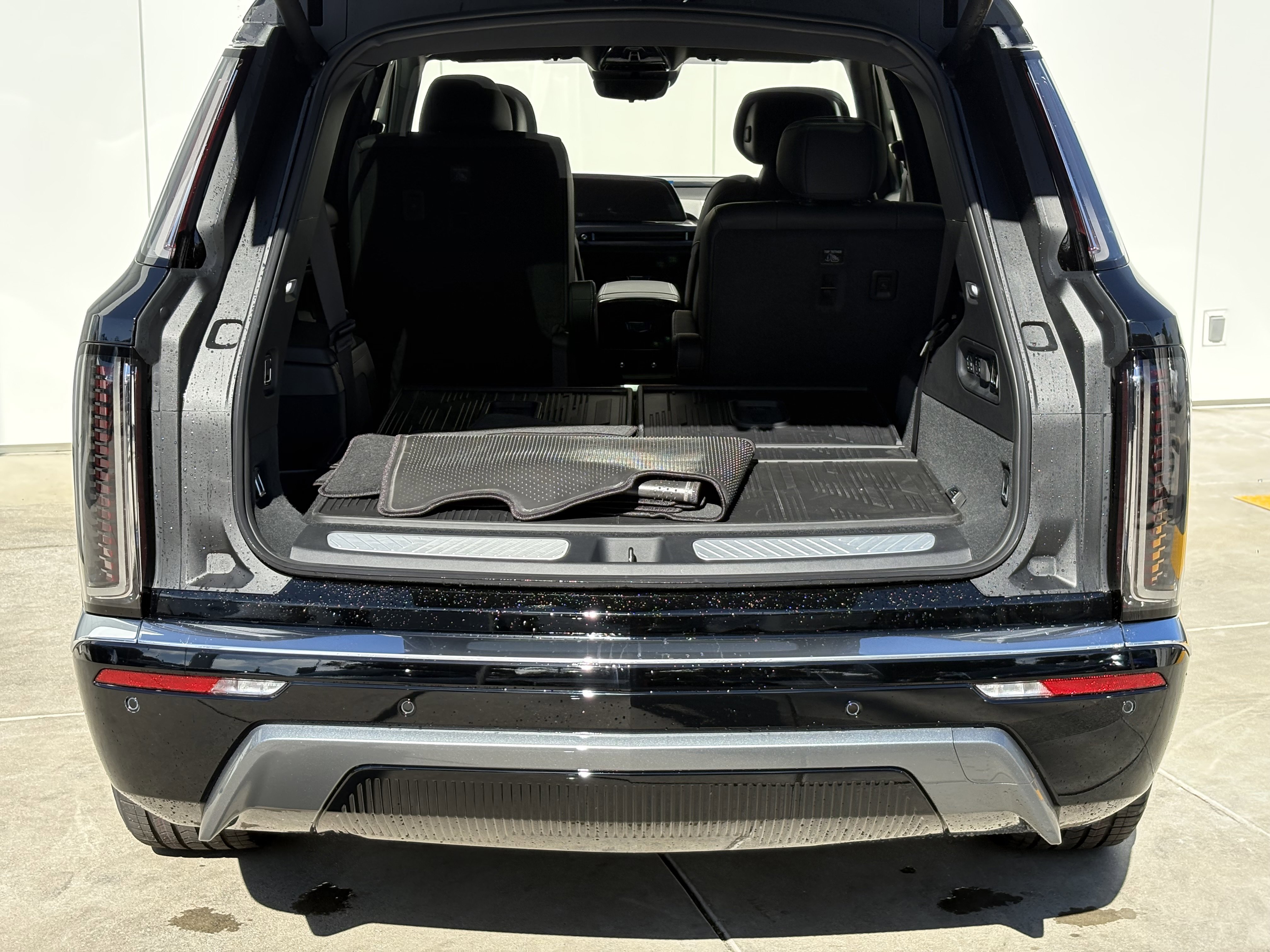 New 2026 Cadillac Vistiq Luxury w/ LPO, Floor Liner Package image 9