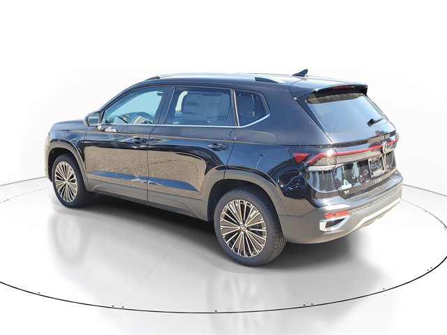 New 2025 Volkswagen Taos SE image 3