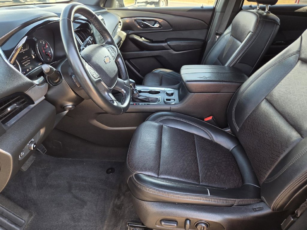 Used 2023 Chevrolet Traverse High Country FWD image 16