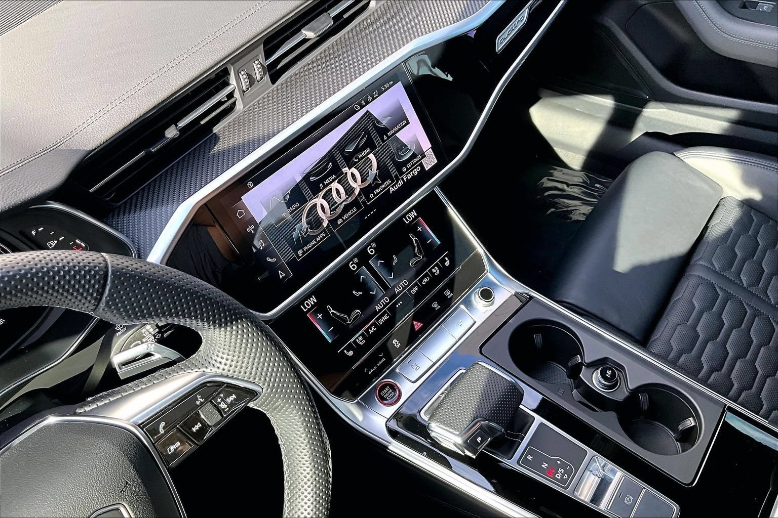 Used 2023 Audi RS 6 AWD/4WD image 32