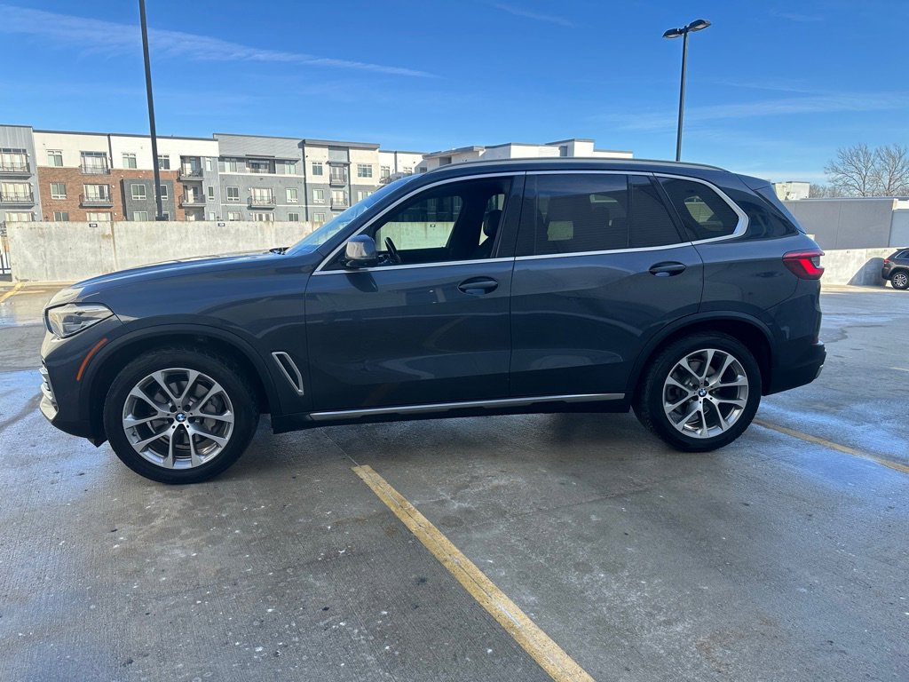 Used 2019 BMW X5 xDrive40i w/ Premium Package 2 AWD/4WD image 4