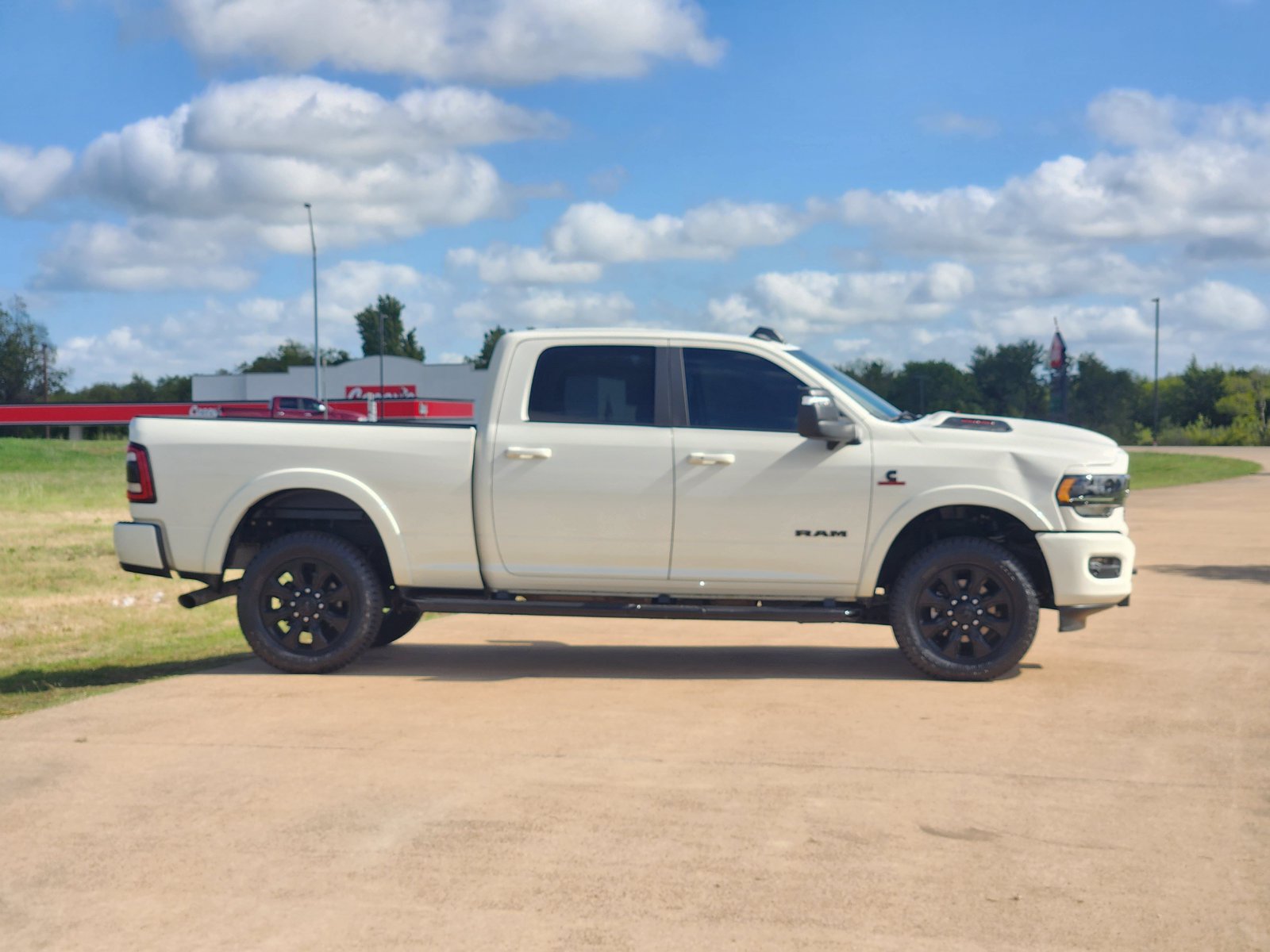 Used 2024 RAM 2500 Limited AWD/4WD image 7