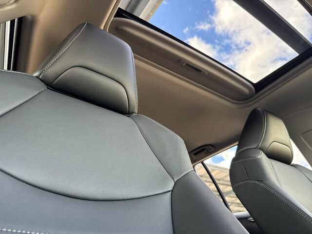 Used 2025 Toyota RAV4 XLE Premium image 21