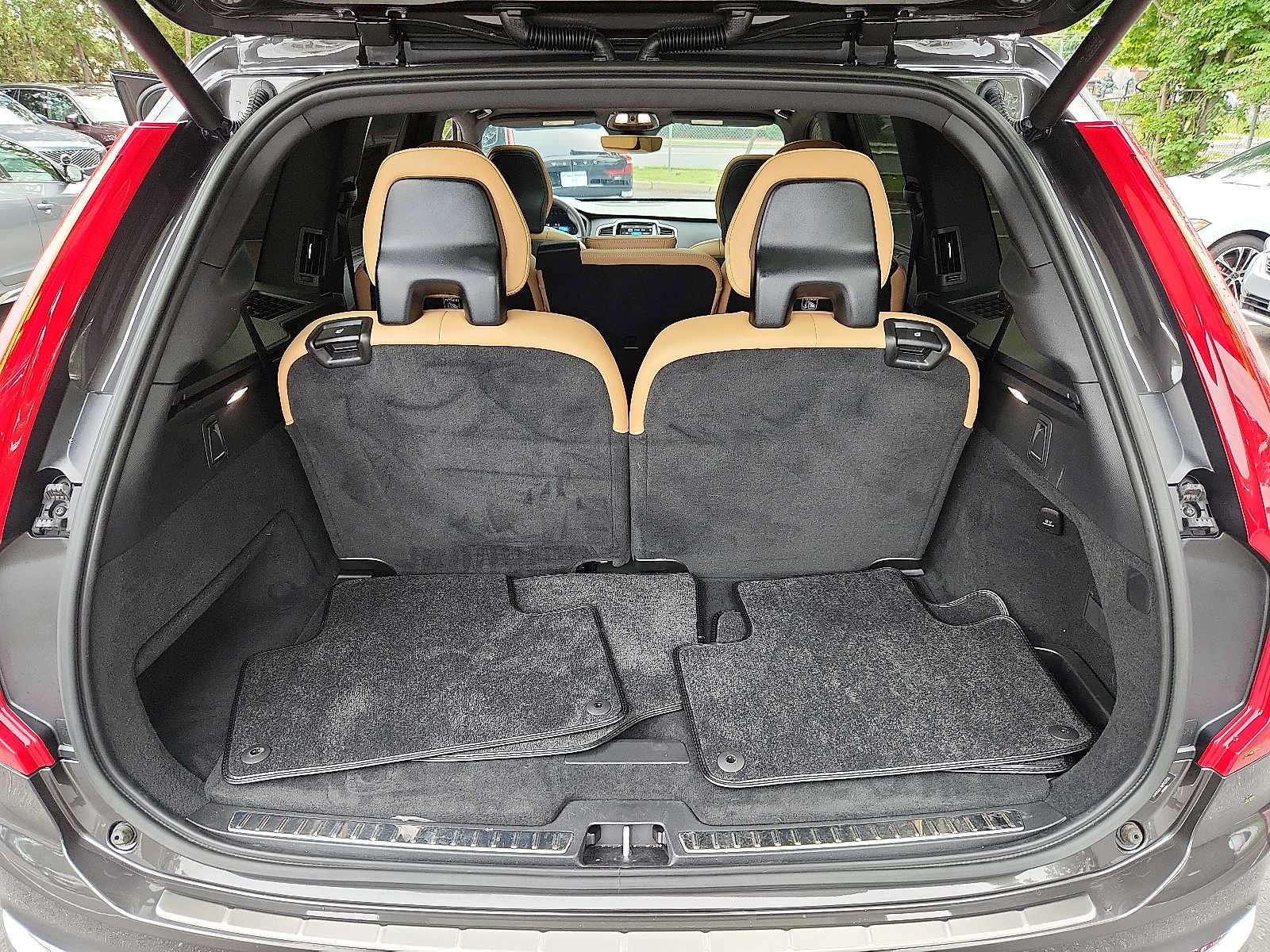 Certified 2024 Volvo XC90 T8 Ultimate w/ Protection Package Premier AWD/4WD image 27