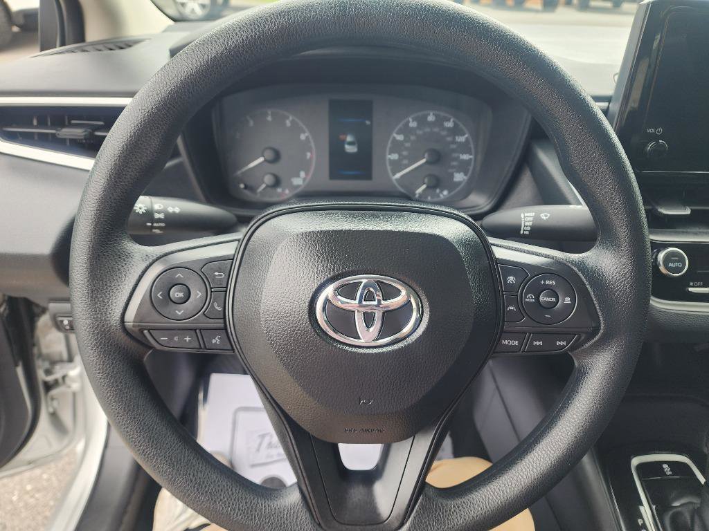 Used 2025 Toyota Corolla LE FWD image 23