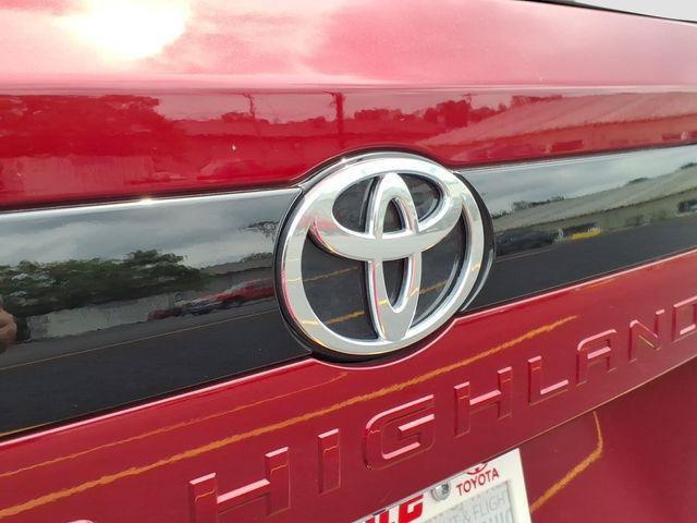 Certified 2026 Toyota Grand Highlander AWD image 33