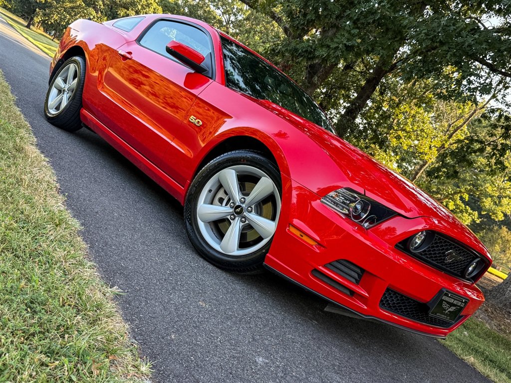 Used 2013 Ford Mustang GT Premium RWD image 27