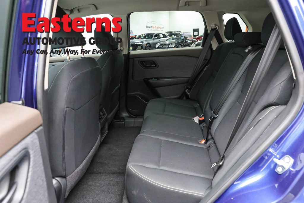 Used 2023 Nissan Rogue S AWD/4WD image 22