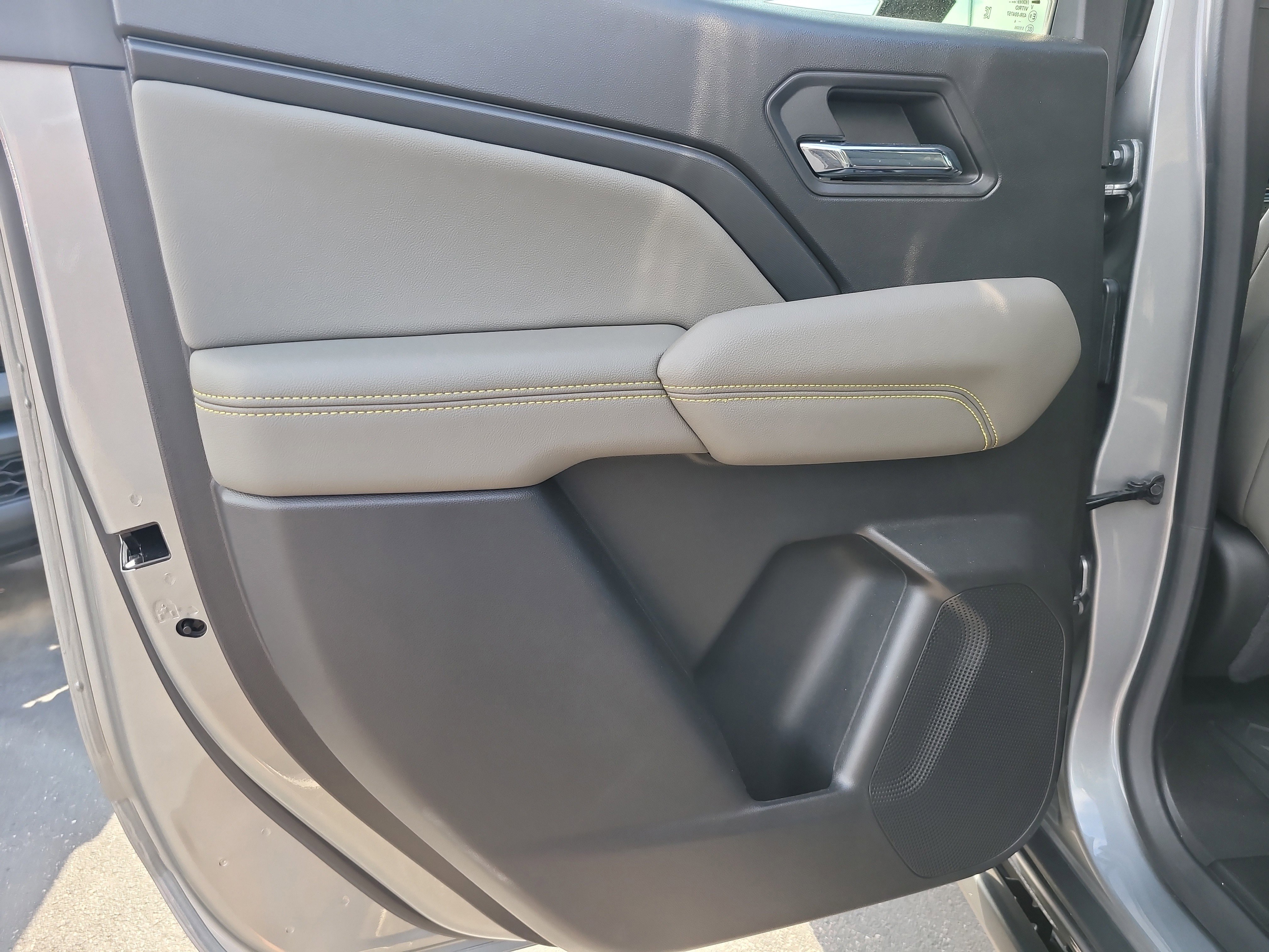 Used 2024 Chevrolet Colorado ZR2 w/ ZR2 Bison Edition image 12