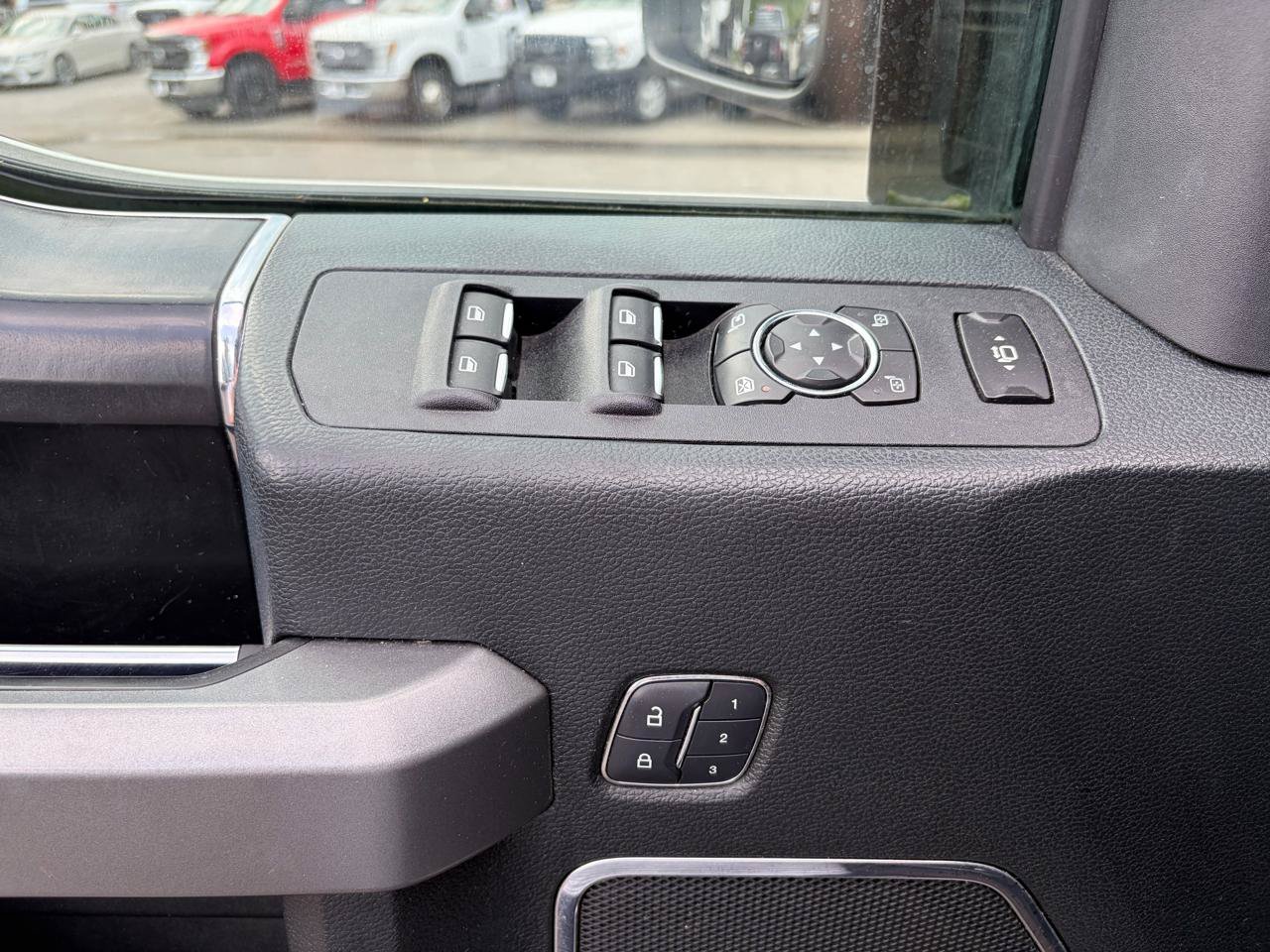 Used 2018 Ford F250 Platinum w/ Platinum Ultimate Package AWD/4WD image 24