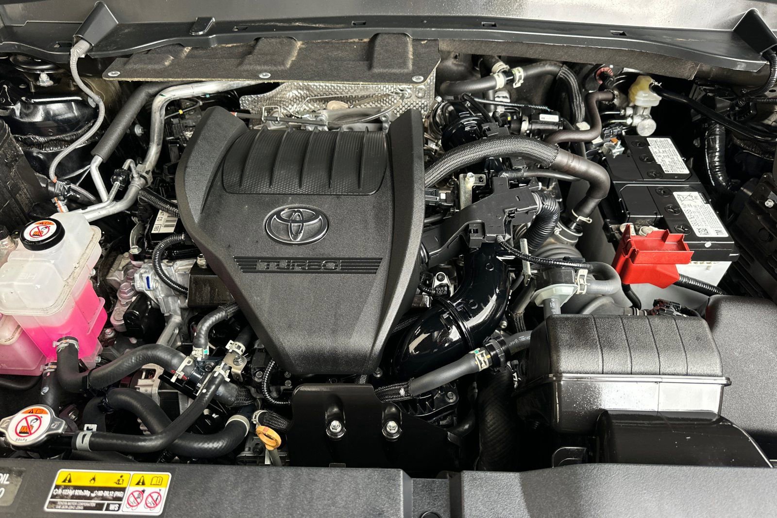 Used 2025 Toyota Grand Highlander AWD image 25