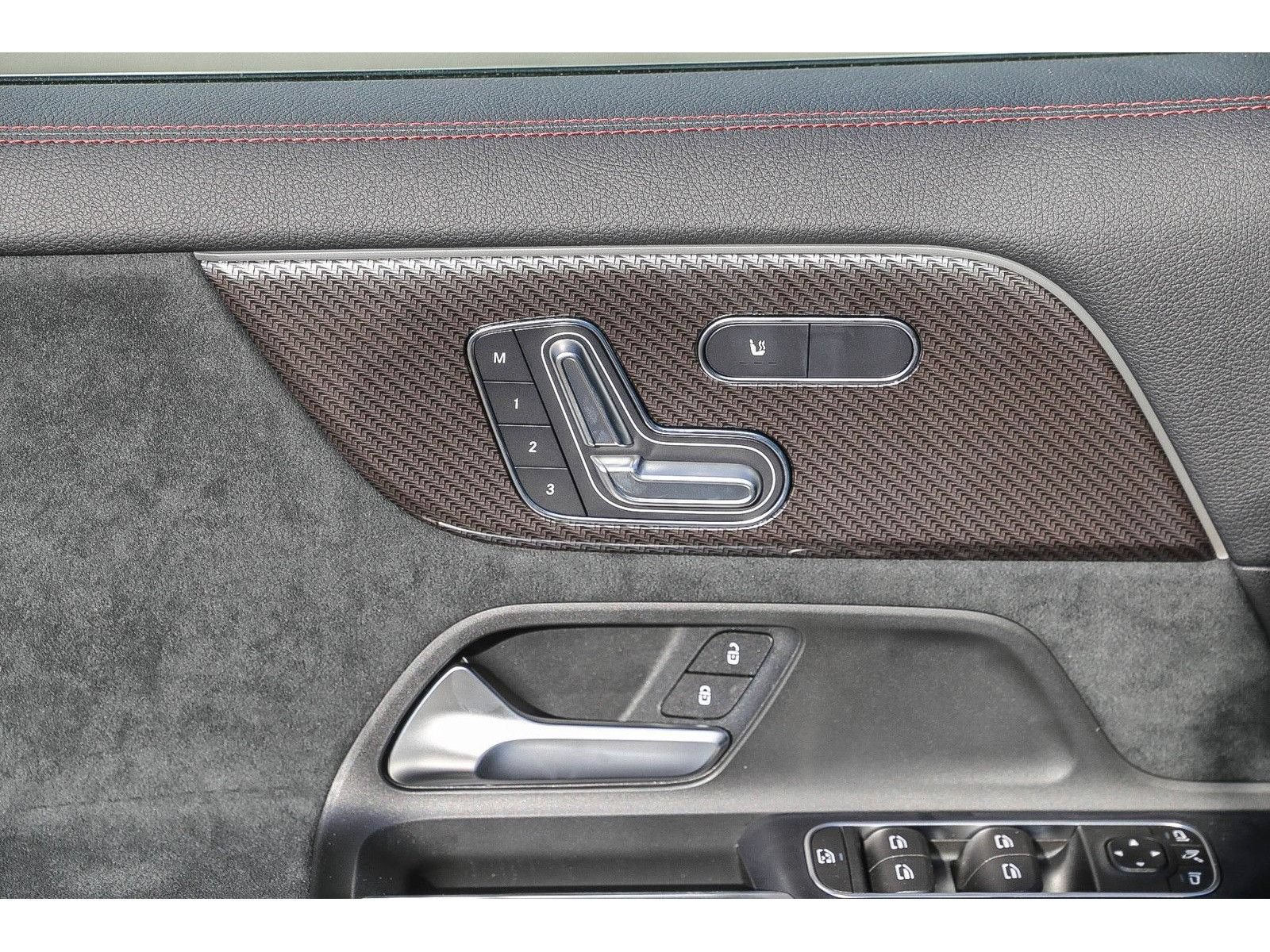 Used 2024 Mercedes-Benz GLA 35 AMG 4MATIC image 26
