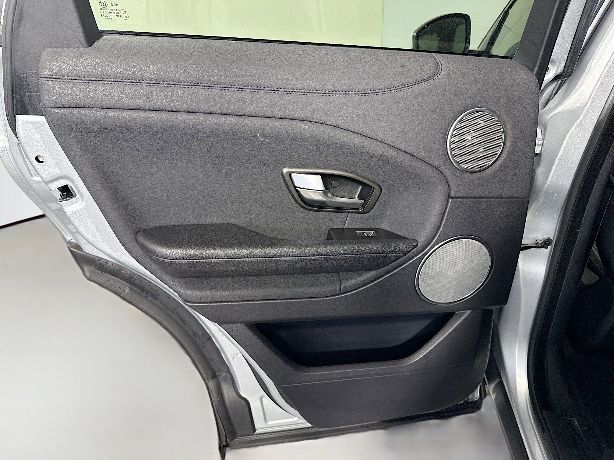 Used 2019 Land Rover Range Rover Evoque SE image 26